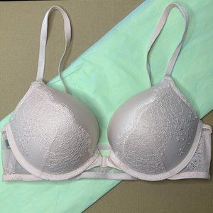 NWOT! Victoria's Secret Lace Bombshell Bra